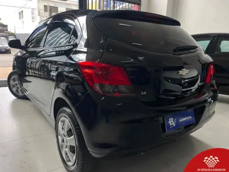 CHEVROLET Onix Hatch 1.4 4P FLEX LT, Foto 4