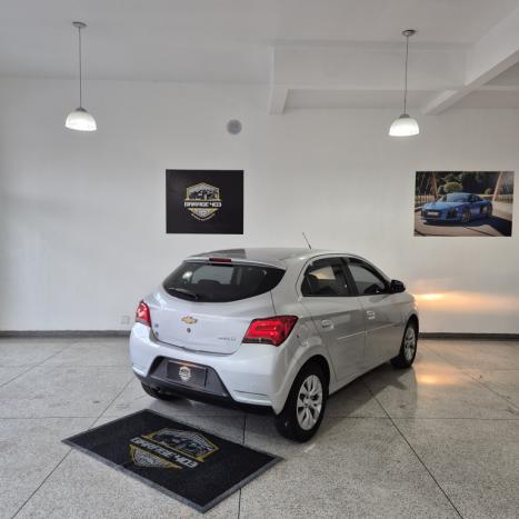 CHEVROLET Onix Hatch 1.4 4P FLEX LT AUTOMTICO, Foto 3