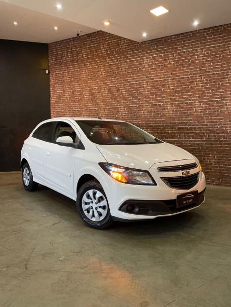 CHEVROLET Onix Hatch 1.4 4P FLEX LT, Foto 3