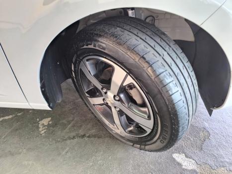 CHEVROLET Onix Hatch 1.4 4P FLEX LTZ, Foto 8