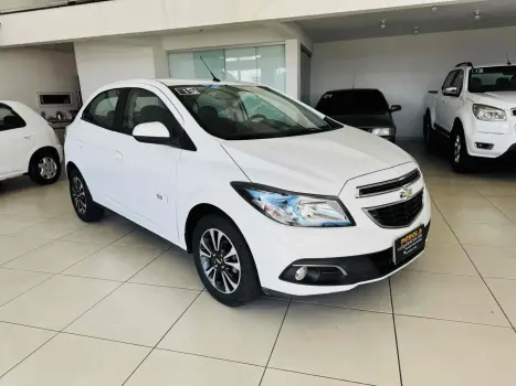 CHEVROLET Onix Hatch 1.4 4P FLEX LTZ, Foto 2