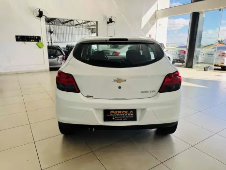 CHEVROLET Onix Hatch 1.4 4P FLEX LTZ, Foto 4