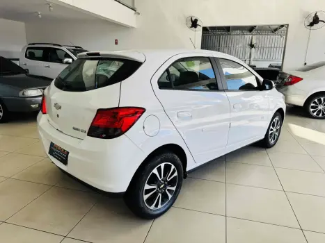 CHEVROLET Onix Hatch 1.4 4P FLEX LTZ, Foto 6