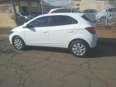 CHEVROLET Onix Hatch 1.4 4P FLEX LT, Foto 4