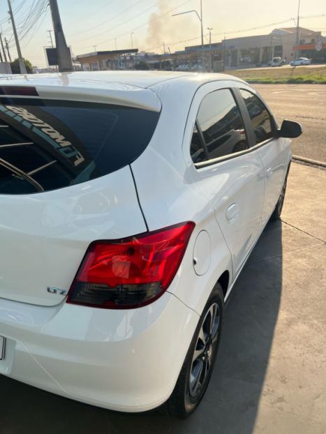 CHEVROLET Onix Hatch 1.4 4P FLEX LTZ, Foto 4