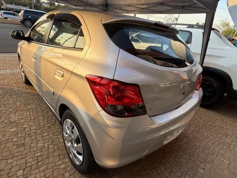 CHEVROLET Onix Hatch 1.4 4P FLEX LT, Foto 3