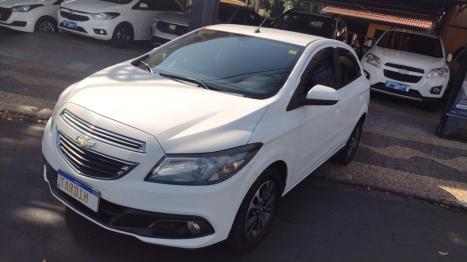 CHEVROLET Onix Hatch 1.4 4P FLEX LTZ, Foto 2