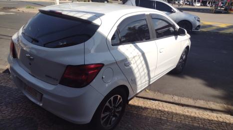 CHEVROLET Onix Hatch 1.4 4P FLEX LTZ, Foto 3