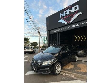 CHEVROLET Onix Hatch 1.4 4P FLEX LT, Foto 4