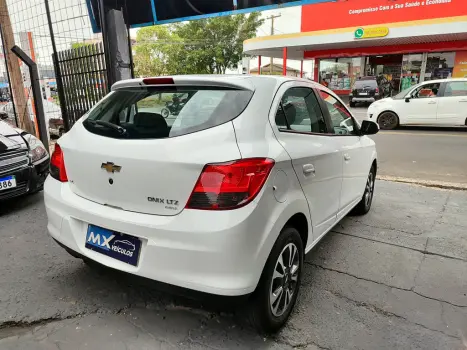 CHEVROLET Onix Hatch 1.4 4P FLEX LTZ AUTOMTICO, Foto 16