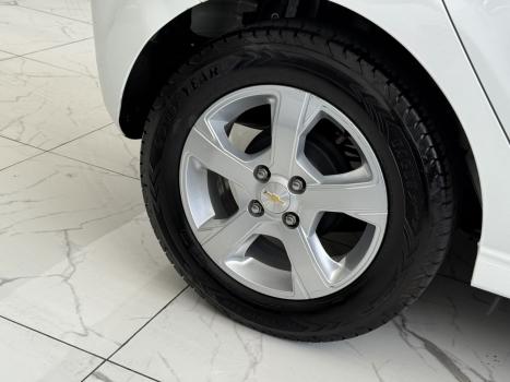 CHEVROLET Onix Hatch 1.4 4P FLEX LT, Foto 8