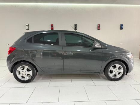 CHEVROLET Onix Hatch 1.4 4P FLEX LT, Foto 3