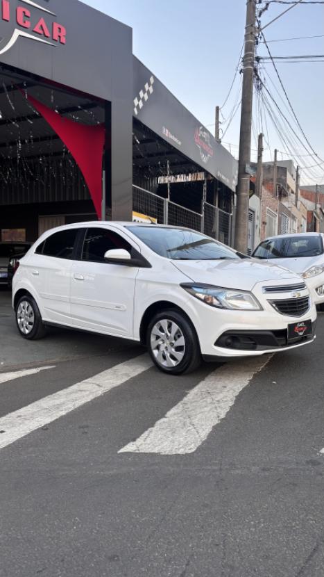 CHEVROLET Onix Hatch 1.4 4P FLEX LT, Foto 4