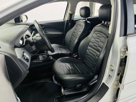CHEVROLET Onix Hatch 1.4 4P FLEX LTZ, Foto 6