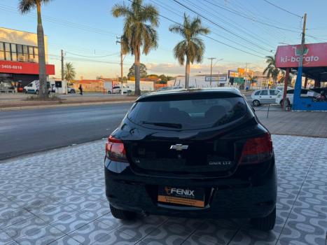 CHEVROLET Onix Hatch 1.4 4P FLEX LTZ, Foto 3