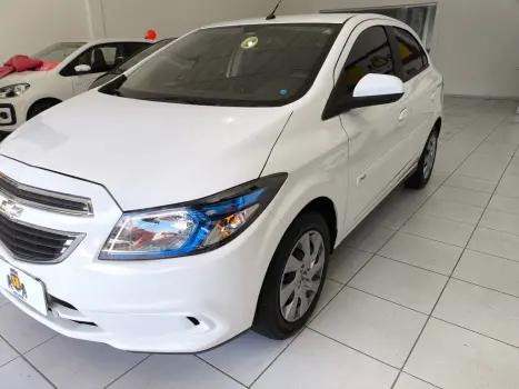 CHEVROLET Onix Hatch 1.4 4P FLEX LT, Foto 2