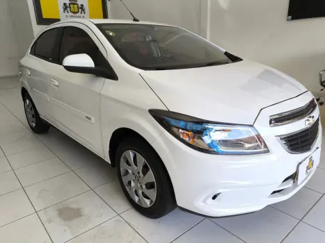 CHEVROLET Onix Hatch 1.4 4P FLEX LT, Foto 4