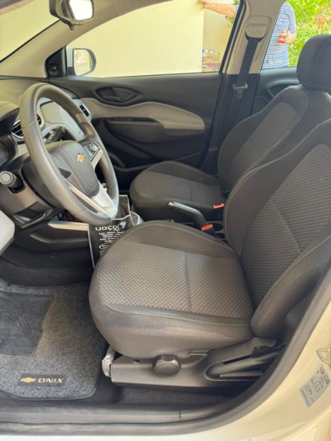 CHEVROLET Onix Hatch 1.4 4P FLEX LT, Foto 6