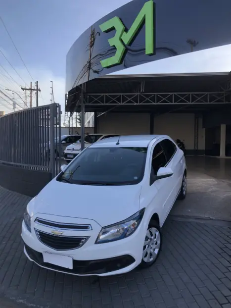 CHEVROLET Onix Hatch 1.4 4P FLEX LT, Foto 2