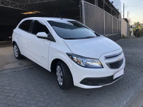 CHEVROLET Onix Hatch 1.4 4P FLEX LT, Foto 3