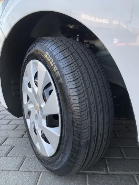 CHEVROLET Onix Hatch 1.4 4P FLEX LT, Foto 9