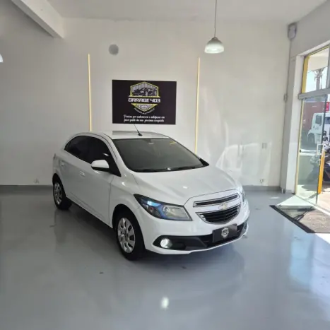 CHEVROLET Onix Hatch 1.4 4P FLEX LT, Foto 2