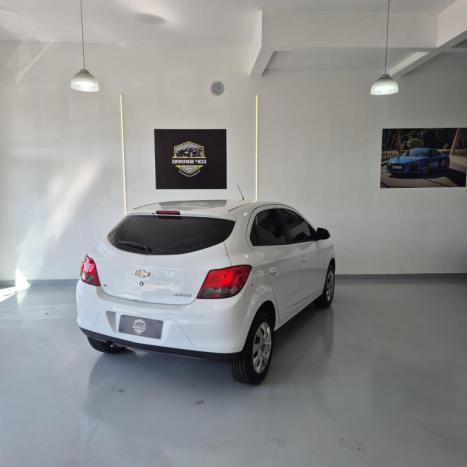 CHEVROLET Onix Hatch 1.4 4P FLEX LT, Foto 4
