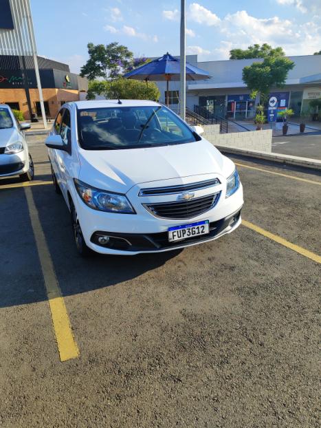 CHEVROLET Onix Hatch 1.4 4P FLEX LTZ, Foto 4