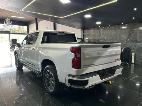 CHEVROLET Silverado 5.3 V8 1500 HIGH COUNTRY CABINE DUPLA 4X4 AUTOMTICO, Foto 4