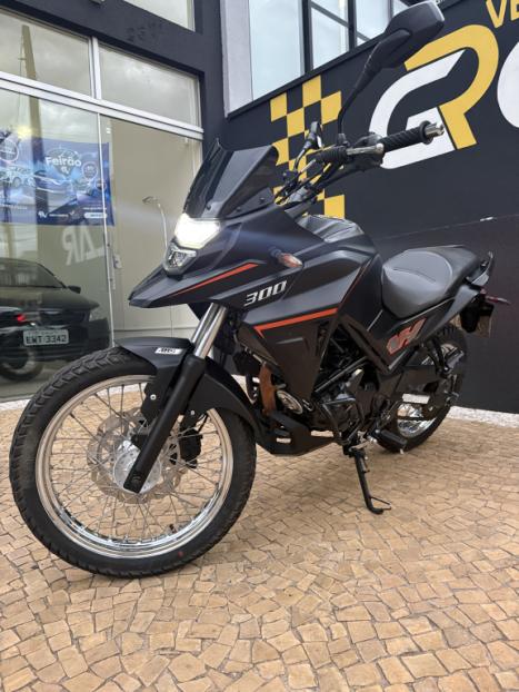 DAFRA Cruisym 300 , Foto 1
