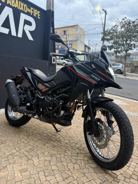 DAFRA Cruisym 300 , Foto 2