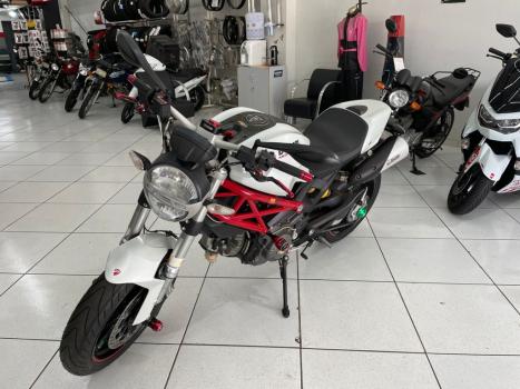 DUCATI Monster 796 ABS, Foto 2