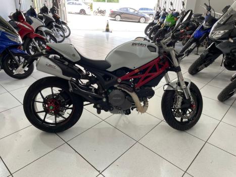 DUCATI Monster 796 ABS, Foto 6