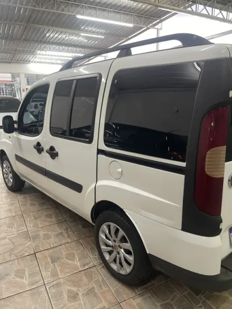 FIAT Doblo 1.8 16V 4P FLEX ESSENCE 7 LUGARES, Foto 3
