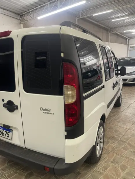 FIAT Doblo 1.8 16V 4P FLEX ESSENCE 7 LUGARES, Foto 4