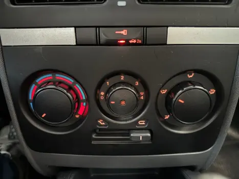 FIAT Idea 1.6 16V 4P FLEX ESSENCE DUALOGIC AUTOMATIZADO, Foto 17