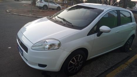 FIAT Punto 1.4 FLEX 4P, Foto 2