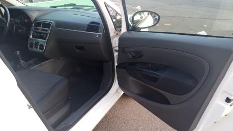 FIAT Punto 1.4 FLEX 4P, Foto 9