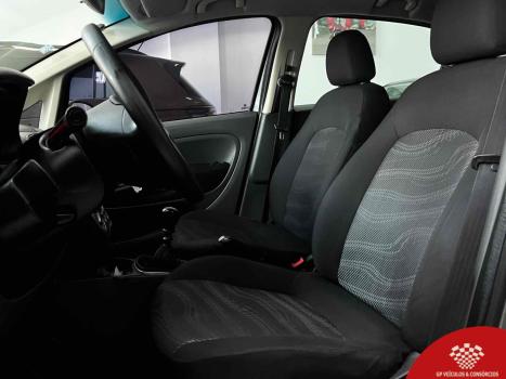 FIAT Punto 1.4 FLEX 4P, Foto 9