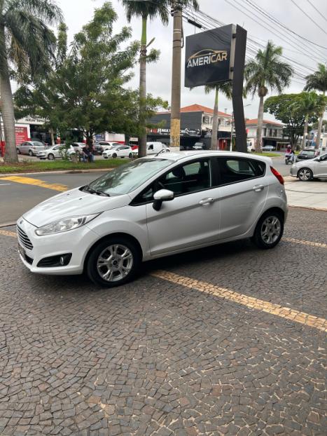 FORD Fiesta Hatch 1.6 4P FLEX TITANIUM POWERSHIFT AUTOMTICO, Foto 2