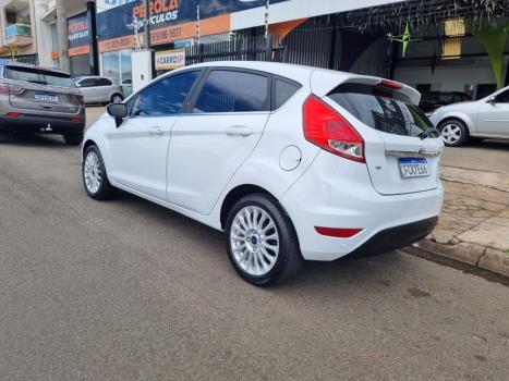 FORD Fiesta Hatch 1.6 4P FLEX TITANIUM POWERSHIFT AUTOMTICO, Foto 3