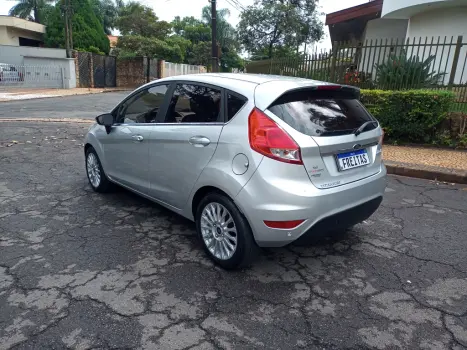 FORD Fiesta Hatch 1.6 16V 4P FLEX TITANIUM PLUS POWERSHIFT AUTOMTICO, Foto 6