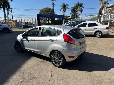 FORD Fiesta Hatch 1.6 16V 4P FLEX TITANIUM POWERSHIFT AUTOMTICO, Foto 4