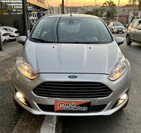 FORD Fiesta Hatch 1.6 16V 4P FLEX TITANIUM PLUS POWERSHIFT AUTOMTICO, Foto 3
