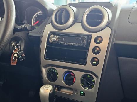 FORD Fiesta Hatch 1.6, Foto 9