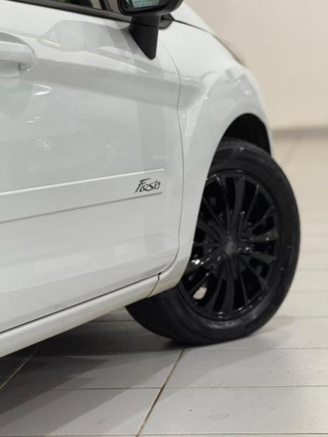 FORD Fiesta Hatch 1.5 16V 4P S FLEX, Foto 6