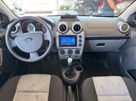 FORD Fiesta Hatch 1.6, Foto 9