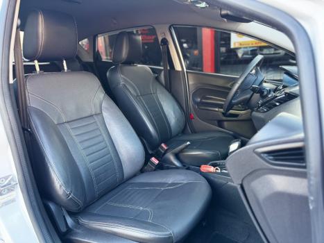 FORD Fiesta Hatch 1.6 16V 4P FLEX TITANIUM PLUS POWERSHIFT AUTOMTICO, Foto 6