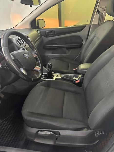 FORD Focus Hatch 1.6 4P, Foto 6