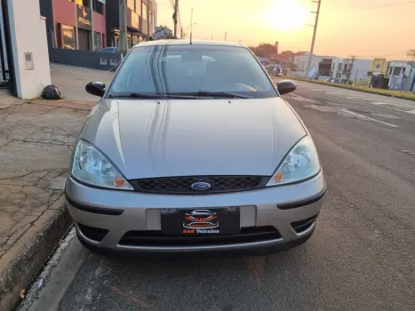 FORD Focus Hatch 1.6 4P, Foto 11